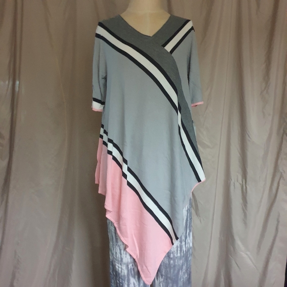 NY Collection Sweaters - NY Collection Pink & Grey Strip Short Sleeve Asymmetrical Sweater Poncho Sz Md